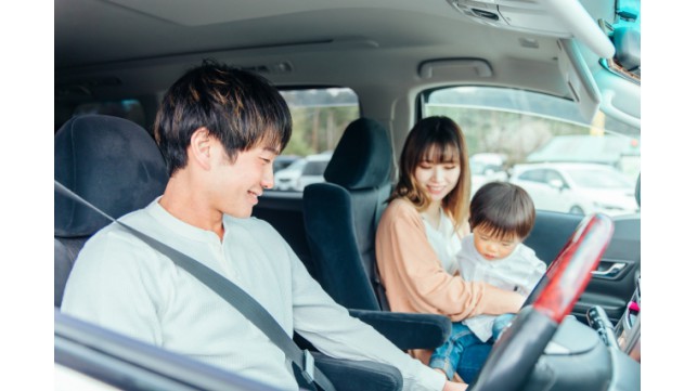 子育てに向いている車の特徴は？安全性と快適さを意識して紹介します。