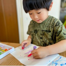 子どもはみんなお絵描きが好き！タブレットなどで絵を始めるのも実はお得？様々なお絵描き4選