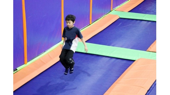 愛知県内に数か所ある「Mr.JUMP」でお子さまと非日常！運動不足にトランポリン♪